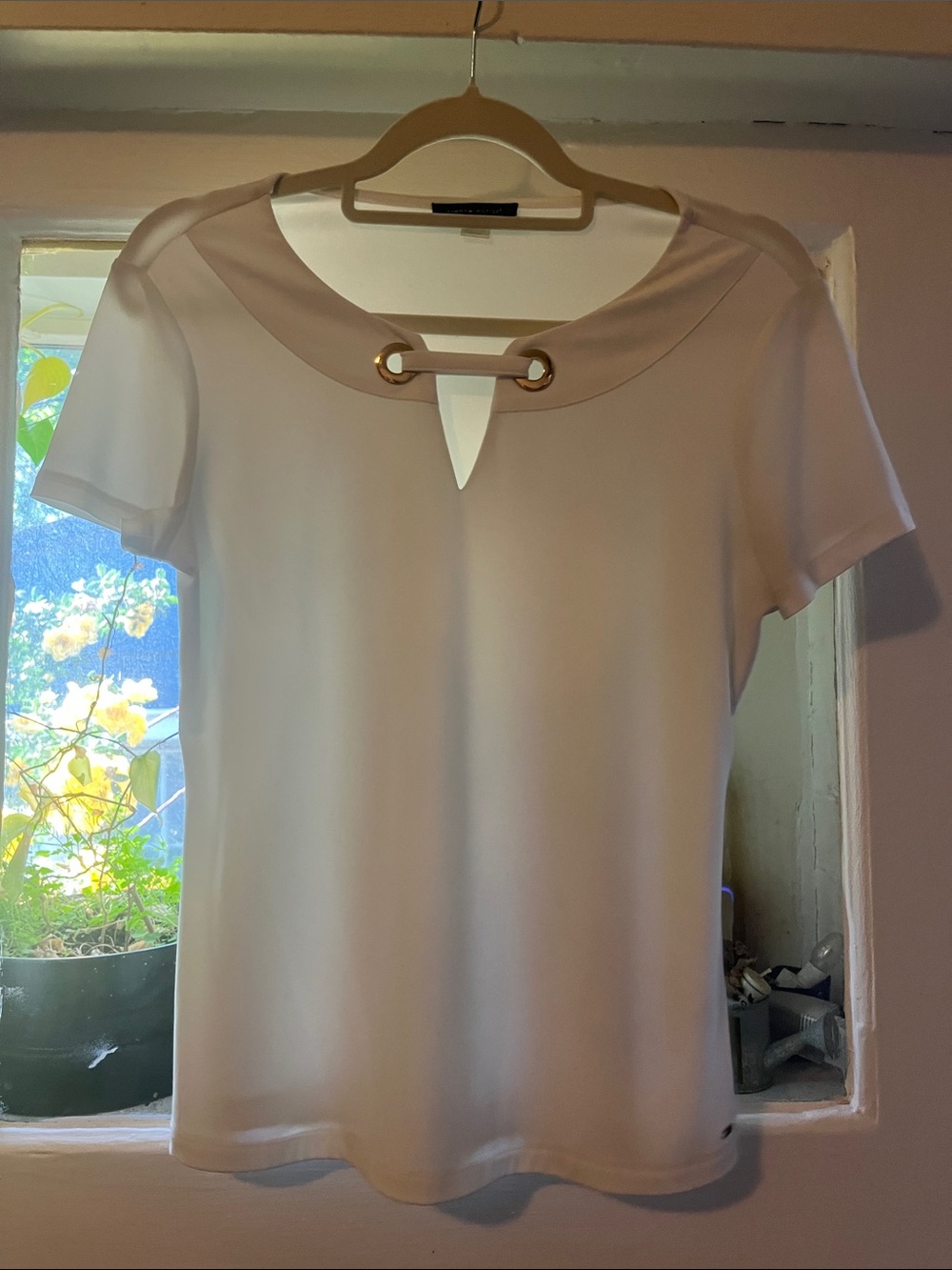 Tommy Hilfiger White Short-Sleeve Top with Gold Ring Detail